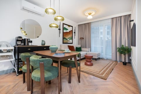 Kitchen or kitchenette, Seating area, Dining area, air conditioner