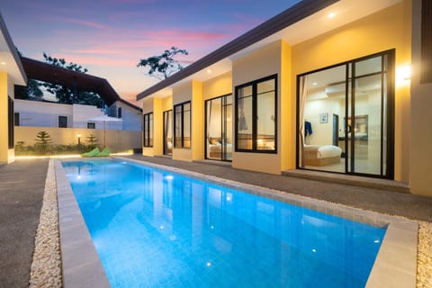 Property building, Swimming pool, Swimming pool