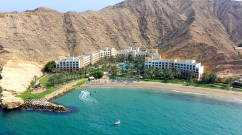 Property building, Natural landscape, Bird's eye view, Beach, Mountain view, Sea view