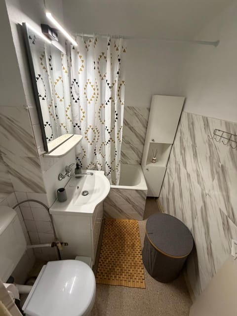 Apartament Central Atin - 3 camere Apartment in Craiova