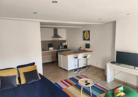 TV and multimedia, Kitchen or kitchenette, Dining area