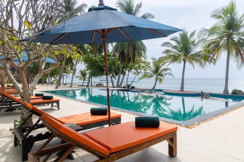 Natural landscape, Swimming pool, sunbed