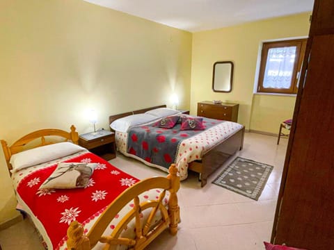 Bed, Photo of the whole room