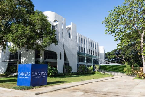 Facade/entrance, Day, Property logo or sign