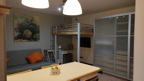 TV and multimedia, Seating area