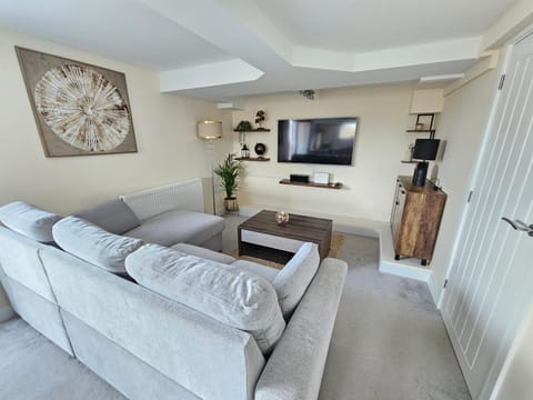 Pancinos Guest House Newmarket High Street Apartment in Forest Heath District