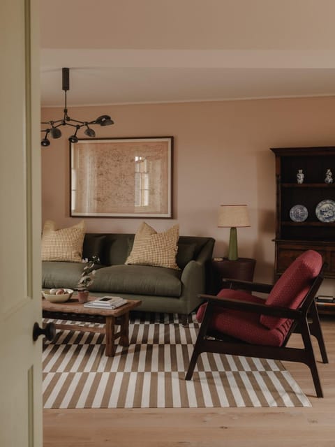 Living room, Seating area