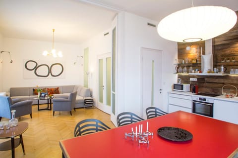 Living room, Seating area, Dining area, kitchen