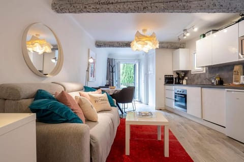 Balcony/Terrace, Living room, Photo of the whole room, Seating area, kitchen