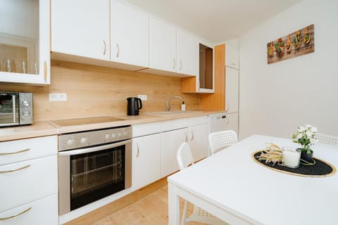Kitchen or kitchenette, microwave, toaster, kitchen