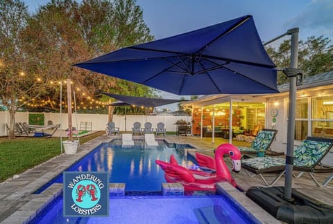 Patio, Natural landscape, Garden, Hot Tub, Garden view, Pool view, Swimming pool, sunbed