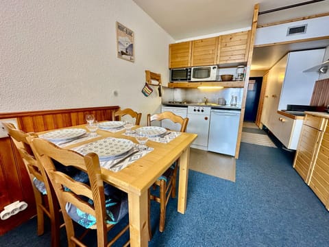 Kitchen or kitchenette, Dining area, dishwasher, oven, stove, toaster