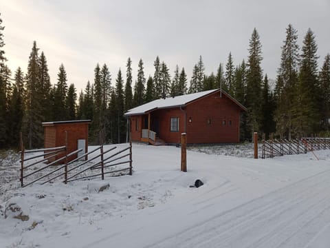 Terva-Tupa Chalet in Lapland
