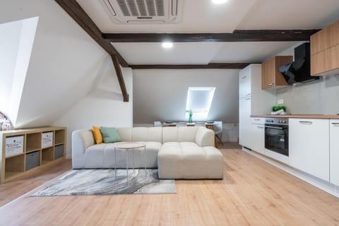 Kitchen or kitchenette, Living room