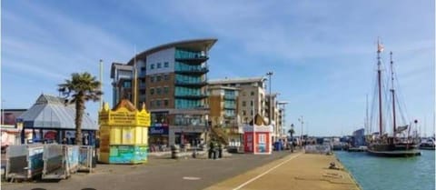 Cozy house Vacation rental in Poole