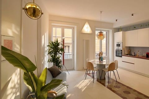 Kitchen or kitchenette, Living room, Seating area, Dining area, minibar, pet friendly