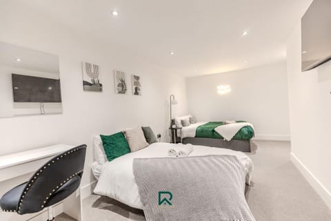 Bed, TV and multimedia, Bedroom, heating, internet, towels