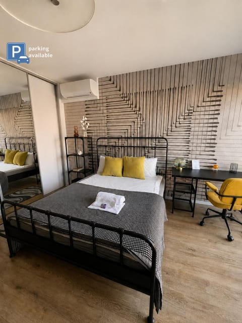 Bed, Seating area, Bedroom, towels