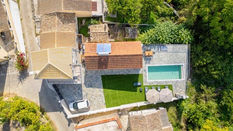 Property building, Bird's eye view, Swimming pool