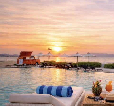 Lounge or bar, Beach, Sea view, Swimming pool, Alcoholic drinks, Sunset, sunbed