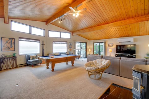 Steps to Beach Scenic Escape in Port Orchard! House in Vashon