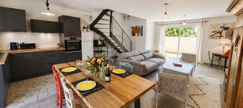 Living room, Dining area, kitchen