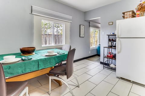 1 Mi to UNM! Albuquerque Home with Fire Pit and BBQ House in Albuquerque