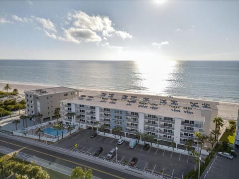 Property building, Day, Bird's eye view, Beach