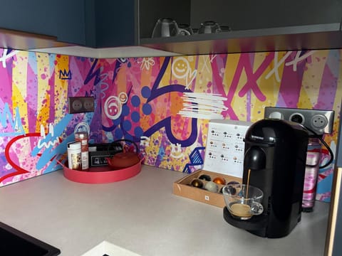 Coffee/tea facilities, Kitchen or kitchenette