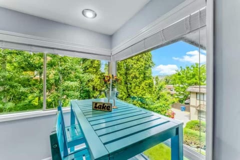 Large Upgraded, Family Friendly Condo with Garage House in Chelan (In Town)