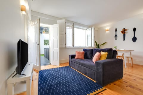 Communal lounge/ TV room, TV and multimedia, Living room, Seating area