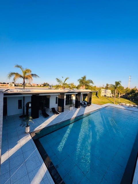 Property building, Day, Pool view, Swimming pool