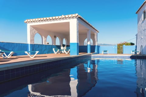 Pool view, Swimming pool, sunbed