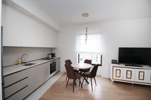 Kitchen or kitchenette, Dinner, kitchen