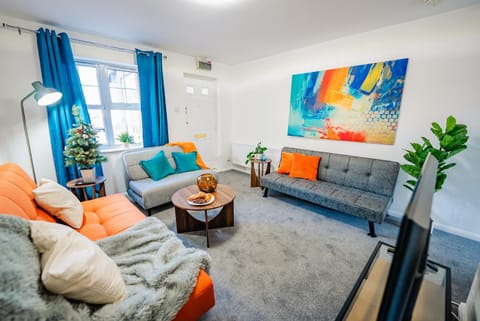 Communal lounge/ TV room, TV and multimedia, Seating area