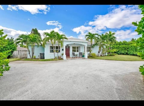 Spacious 5Bdrm, 3Bath Ideal for Families & Groups! House in West Palm Beach