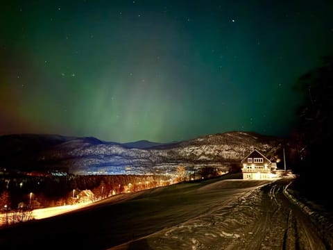 Night, Neighbourhood, Natural landscape, Mountain view