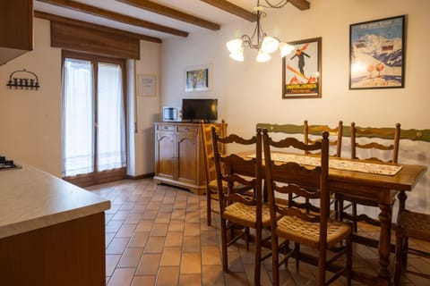 Kitchen or kitchenette, kitchen