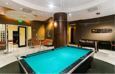 Oceanfront Penthouse with Pool & Beach Access House in Hollywood Beach