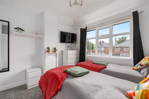 Cosy Grimsby House with Free Parking Apartment in Grimsby