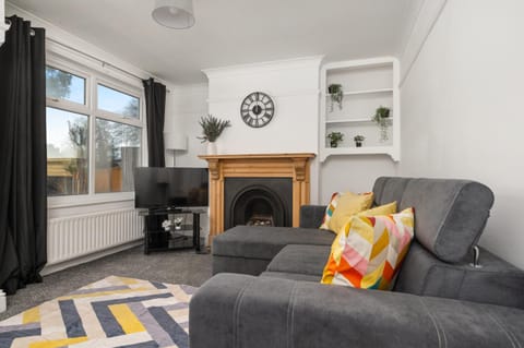 Cosy Grimsby House with Free Parking Apartment in Grimsby