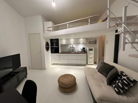 Bright Loft Apartment Steps From Linnanmäki & Alppipuisto Apartment in Helsinki