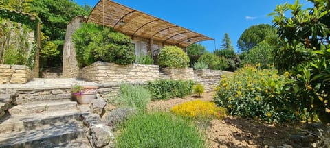 mas des oliviers House in Goult