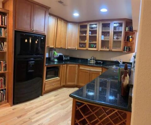 Coffee/tea facilities, Kitchen or kitchenette, dishwasher