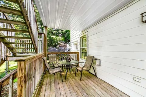 Gulf Stream House - Hammondsport Getaway Apartments #10 Apartment in Hammondsport