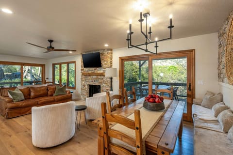 Prime Sequoia Stay Pool Hot Tub Sauna Views House in Three Rivers