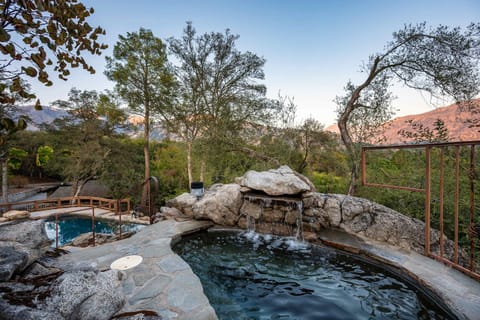 Prime Sequoia Stay Pool Hot Tub Sauna Views House in Three Rivers