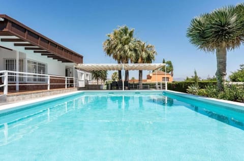 Villa Paula-Los Manantiales House in Alhaurín de la Torre