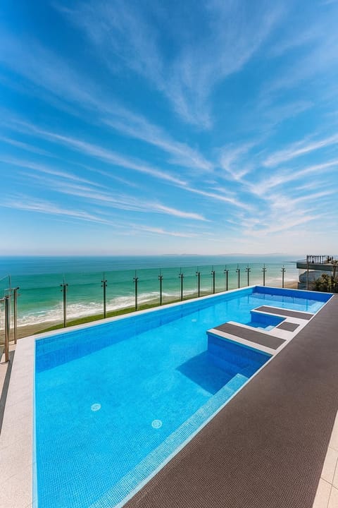 Day, Natural landscape, Sea view, Swimming pool, sunbed