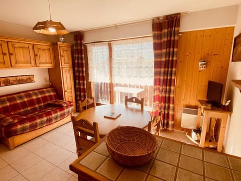 Appartement confortable avec balcon à Saint-Jean-de-Sixt - FR-1-459-250 Apartment in La Clusaz